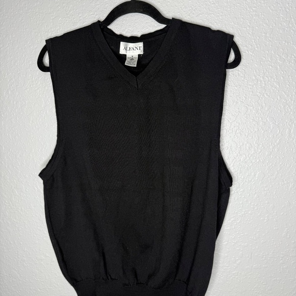 Vintage Men's Alfani Black V-neck sweatr vest 100% wool size Medium - Picture 8 of 8